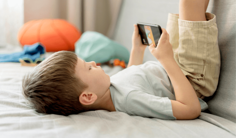 consecuencias del uso de pantallas en la infancia