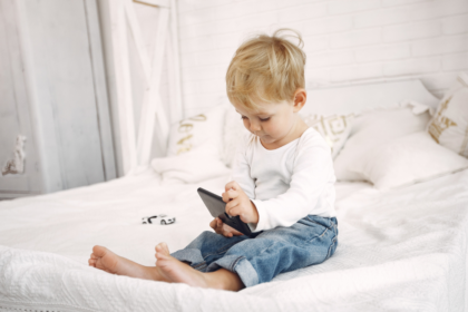 Alternativas a las pantallas para momentos de espera con niños pequeños